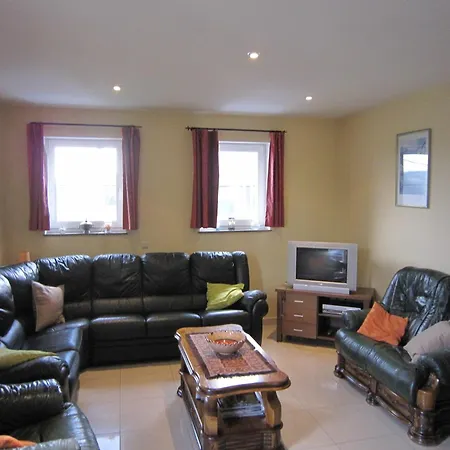 Contemporary In With Private Garden Holiday home *