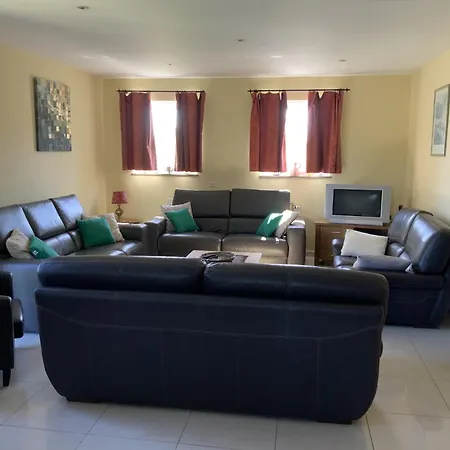 Holiday home Contemporary In With Private Garden *