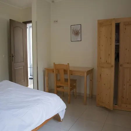 Дом отдыха Contemporary In With Private Garden